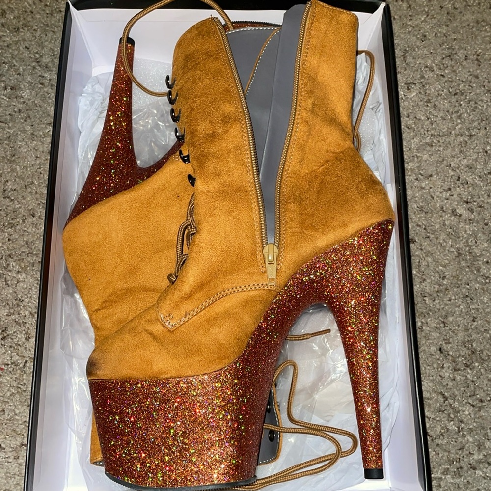 Glitter bottom pleasers